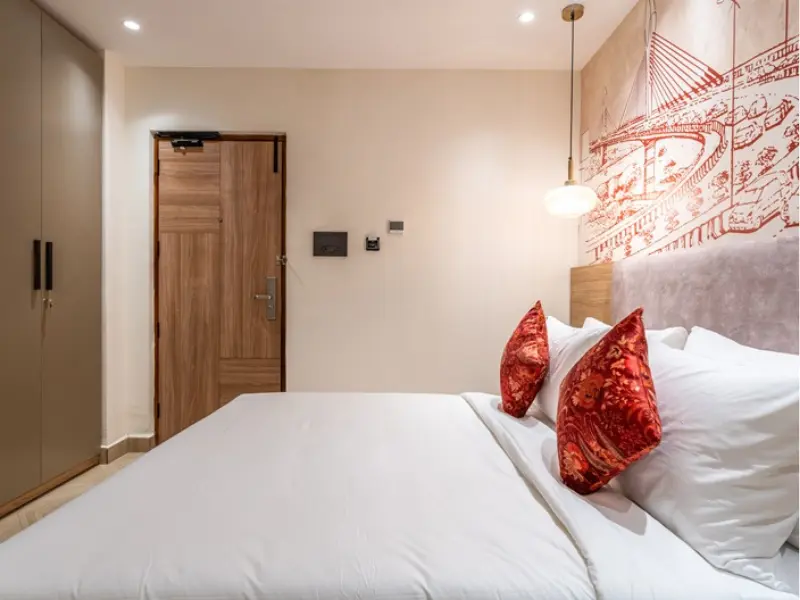 Executive Room with Queen Bed