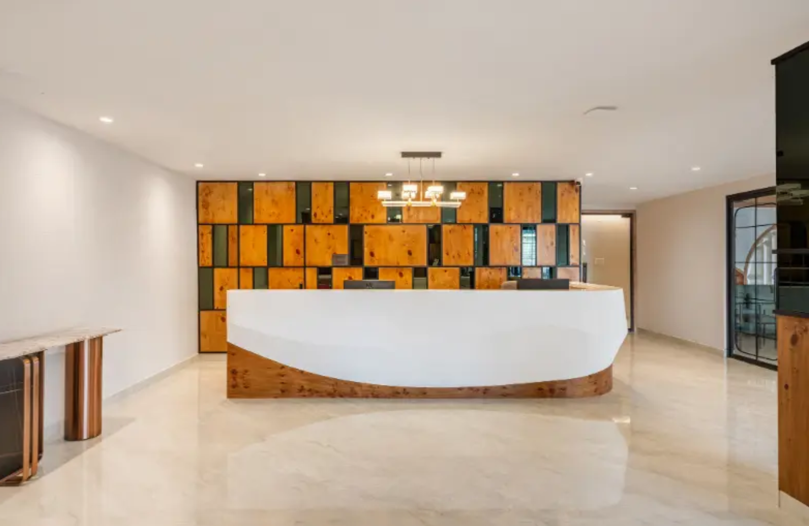 Luxury Rooms and Amenities